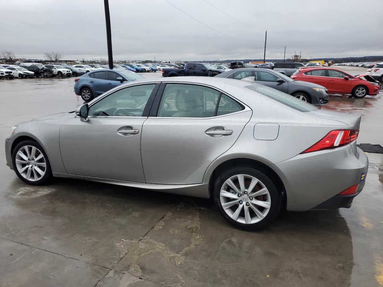 2015 Lexus IS - Image 2