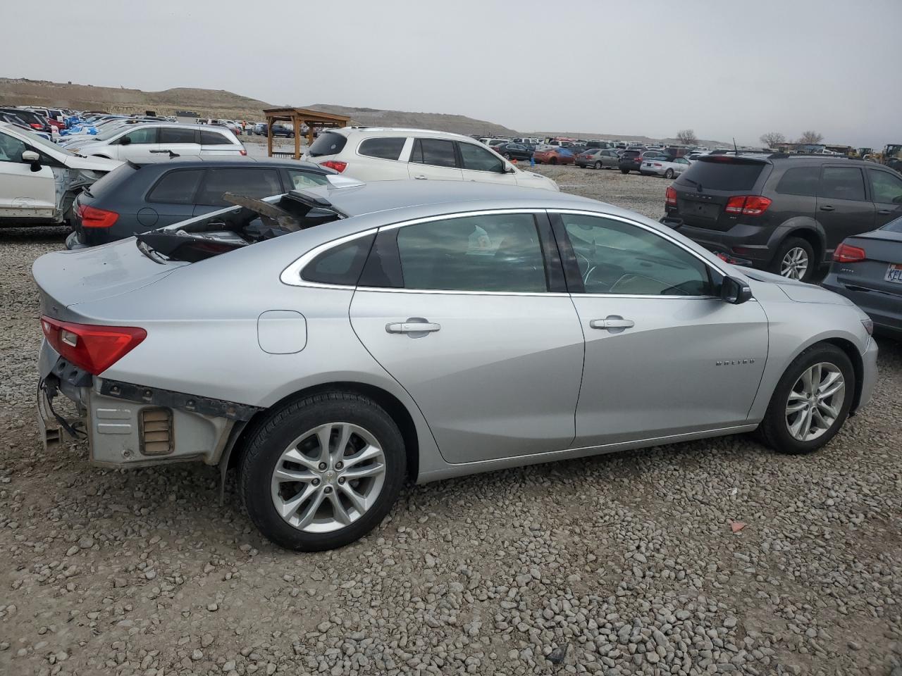 2018 Chevrolet Malibu - Image 3