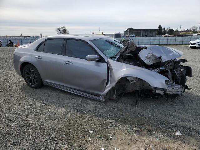  CHRYSLER 300 2018 Srebrny