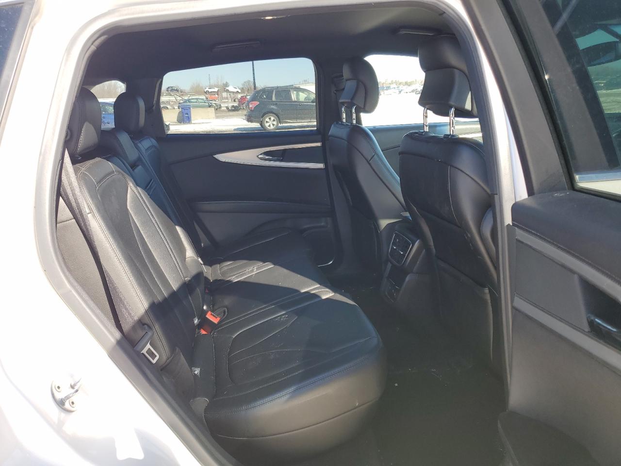 2016 Lincoln MKX - Image 10