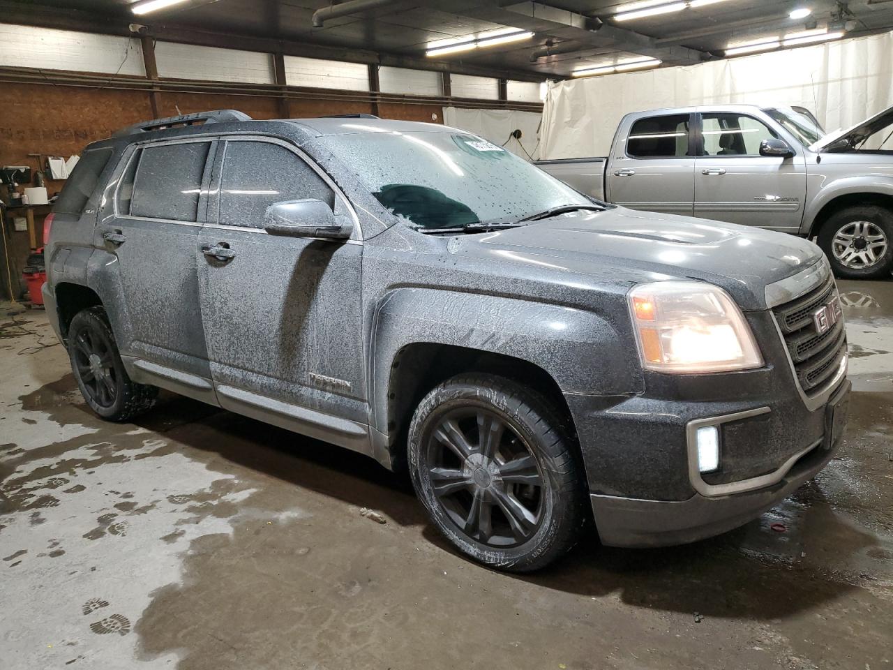 2017 GMC Terrain - Image 4
