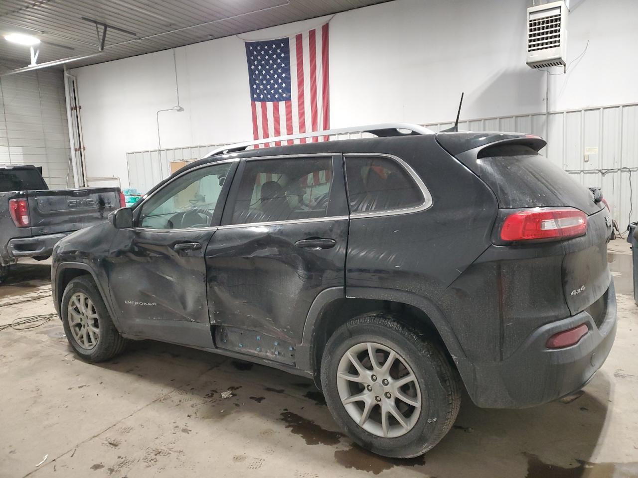 2016 Jeep Grand Cherokee - Image 2