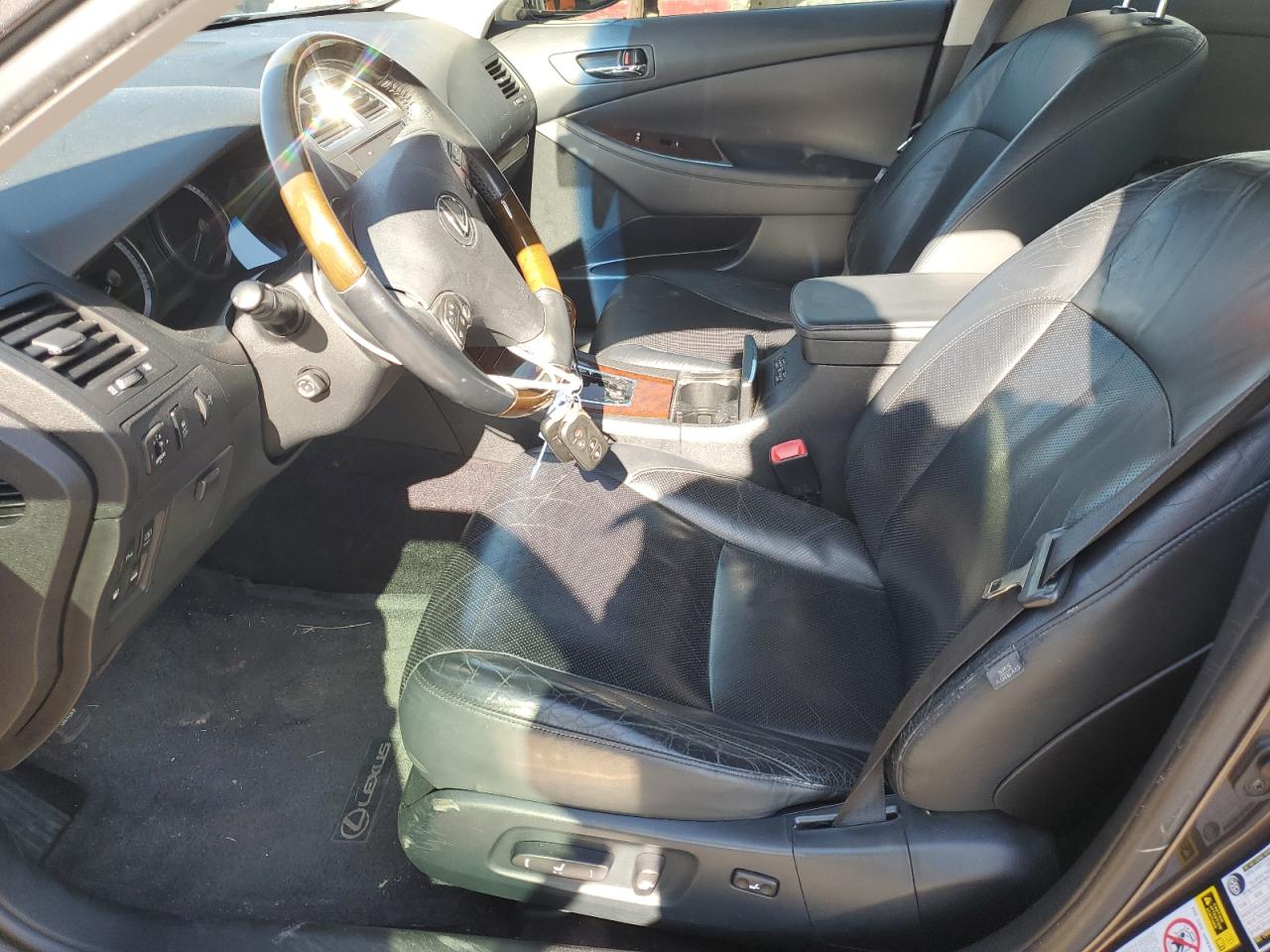2010 Lexus ES - Image 7