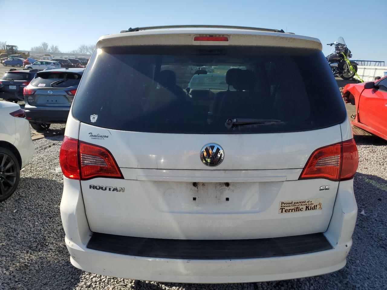 2009 Volkswagen Routan - Image 6