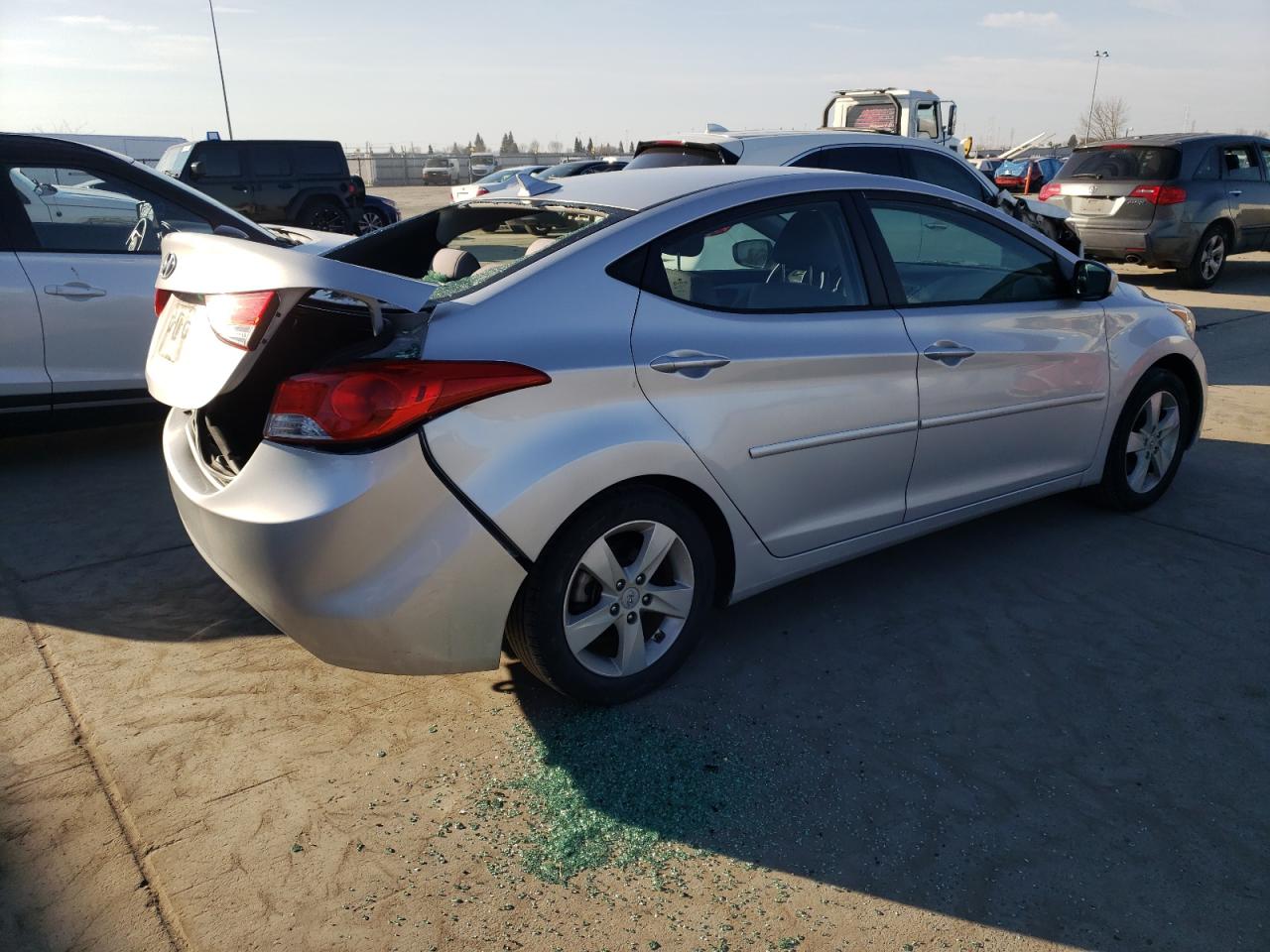 2013 Hyundai Elantra - Image 3