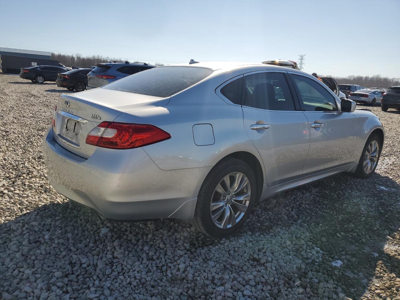 2012 Infiniti M - Image 3