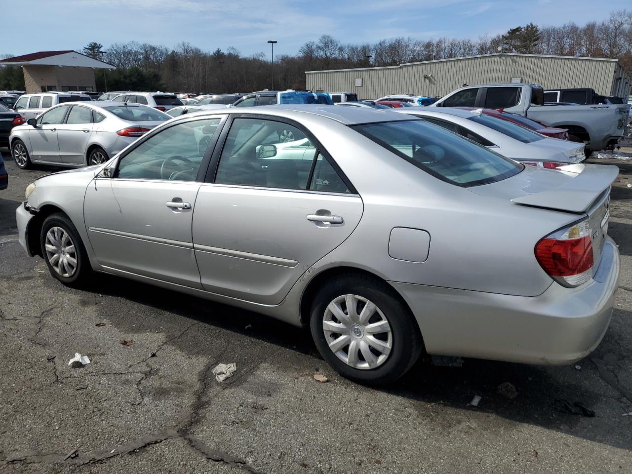 2005 Toyota Camry - Image 2