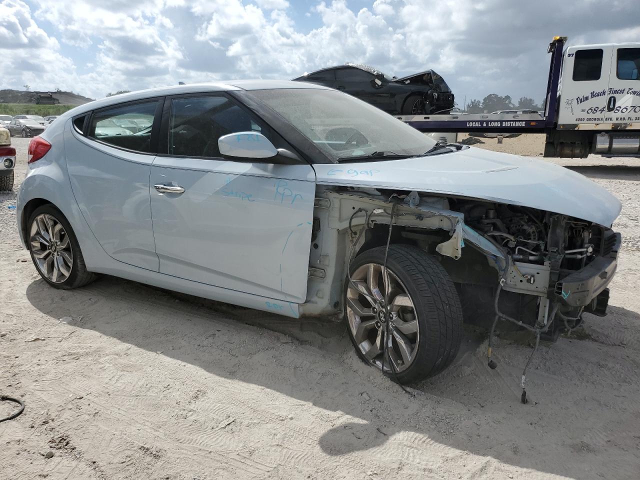 2015 Hyundai Veloster - Image 4