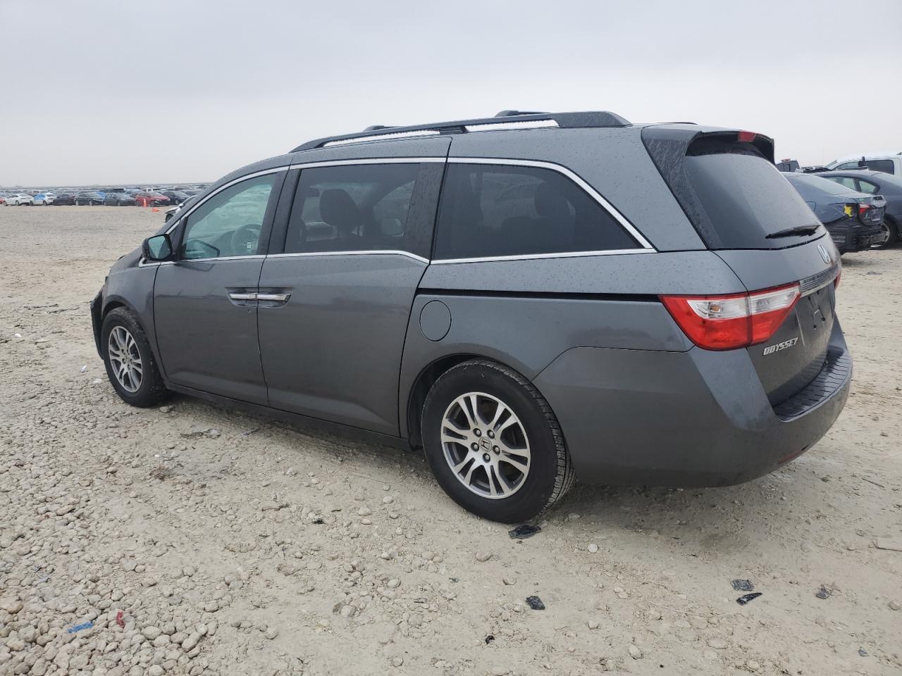 2012 Honda Odyssey - Image 2