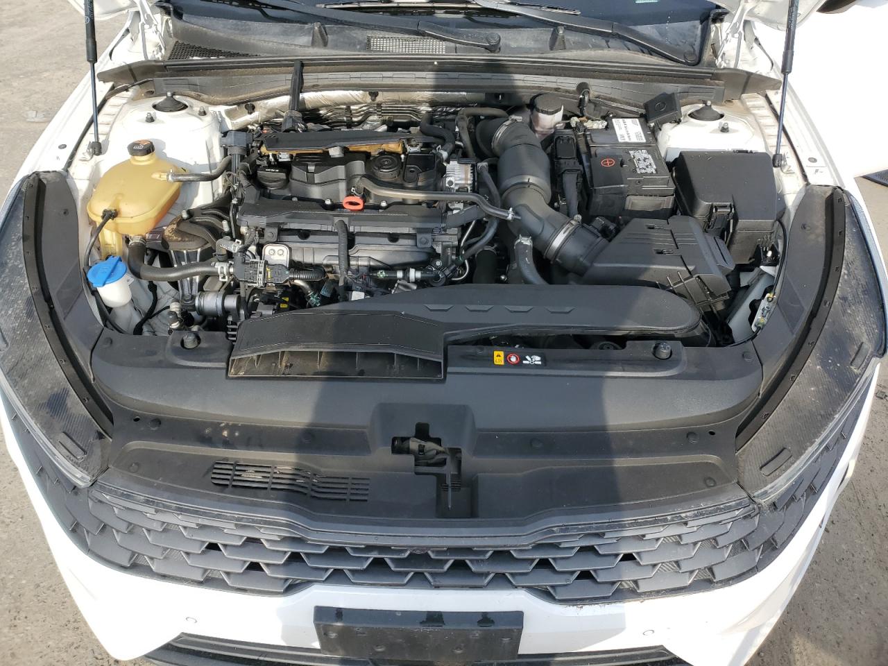 2022 Kia K5 - Image 12