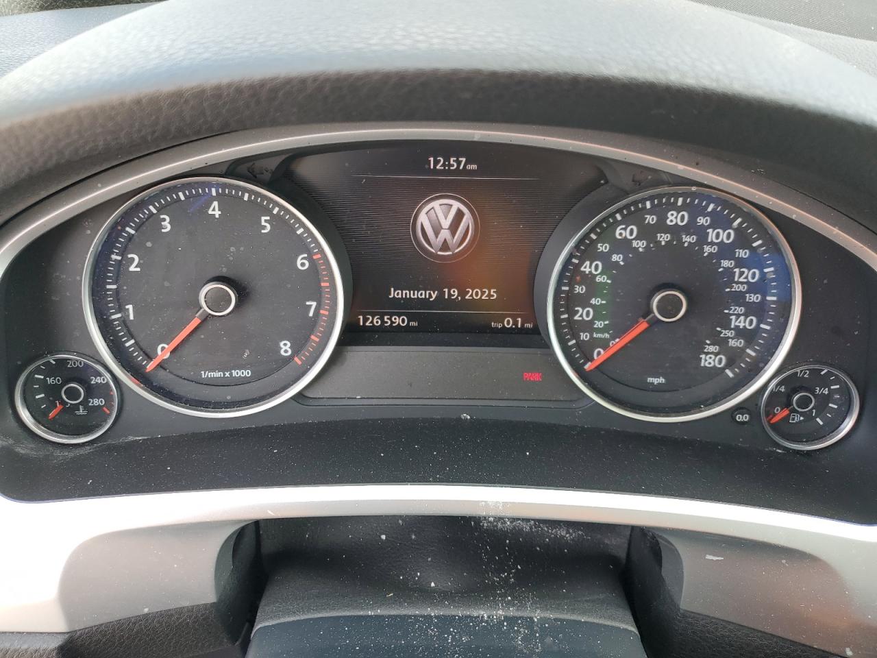 2014 Volkswagen Touareg - Image 9