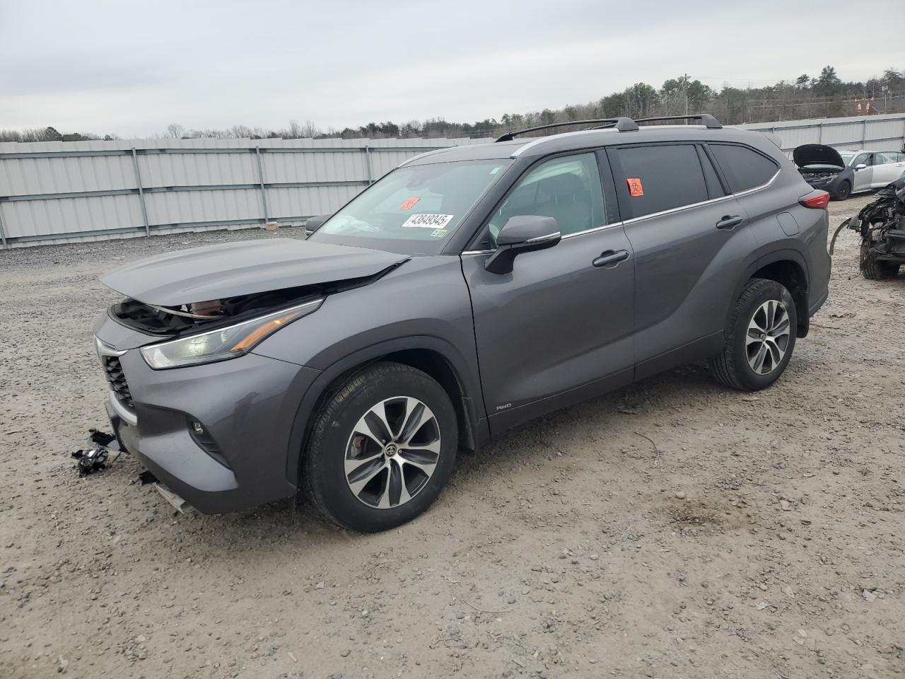 2022 Toyota Highlander - Image 1