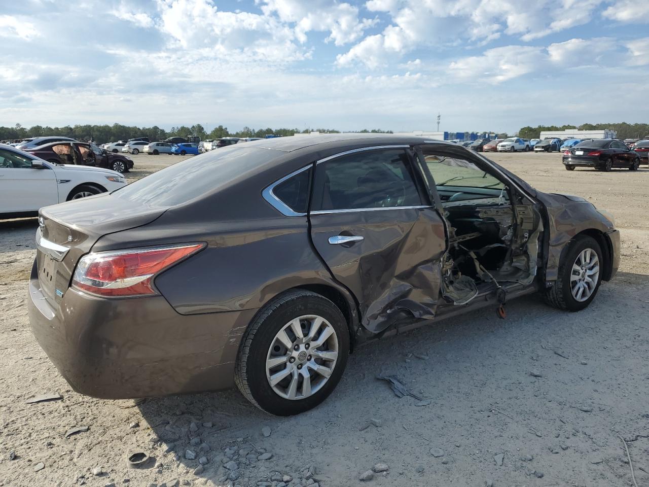 2014 Nissan Altima - Image 3