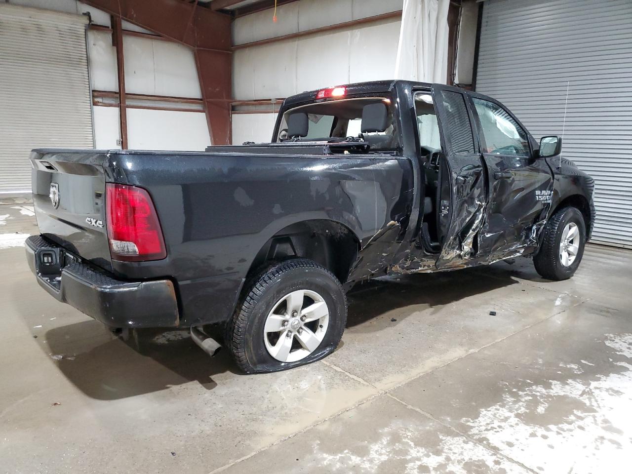 2019 RAM 1500 - Image 3