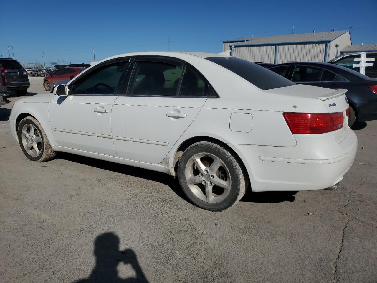 2009 Hyundai Sonata - Image 2
