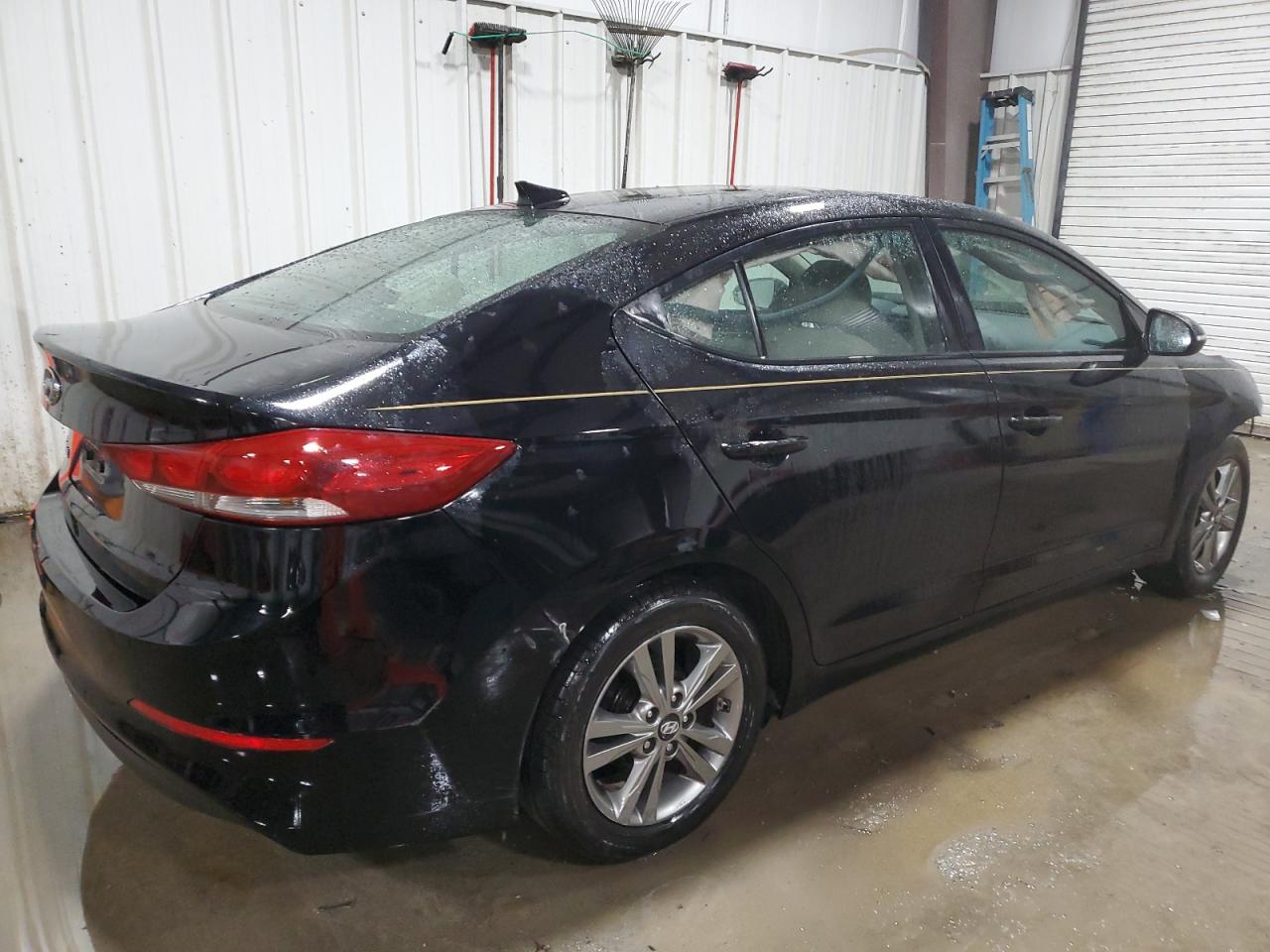 2017 Hyundai Elantra - Image 3