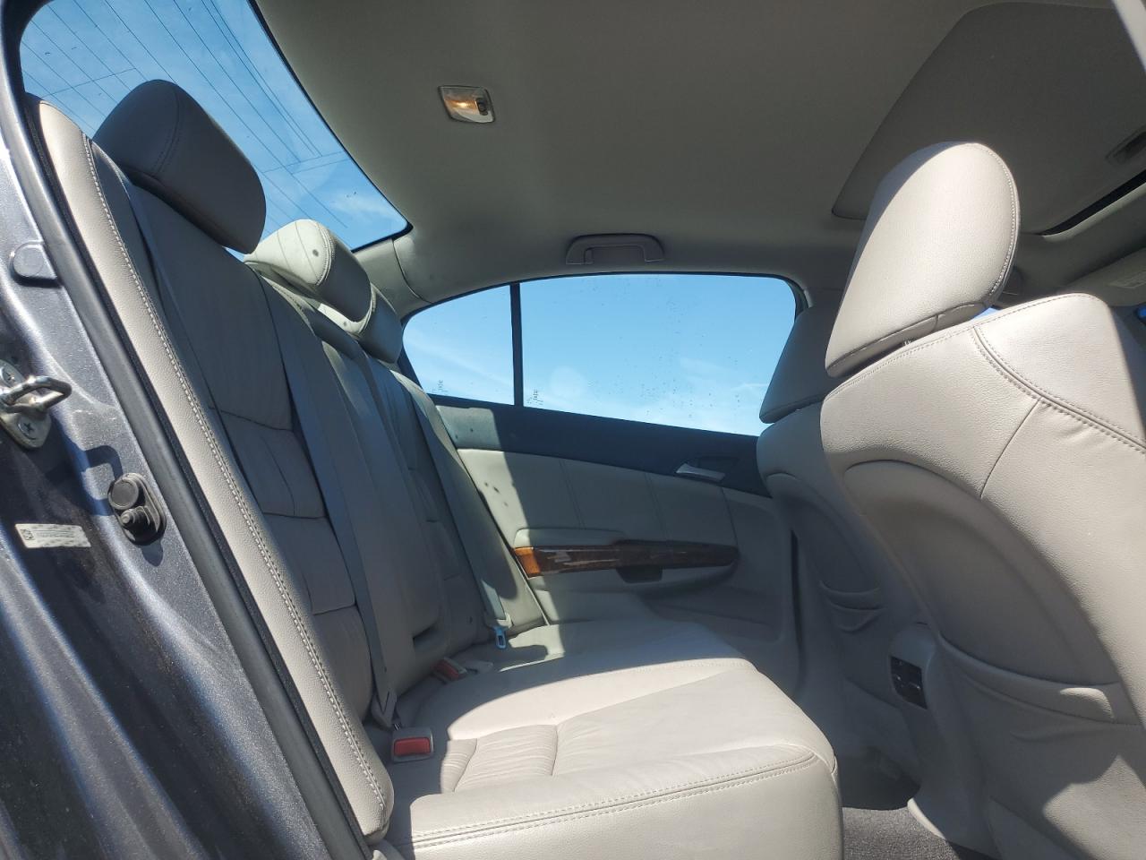 2012 Honda Accord - Image 10