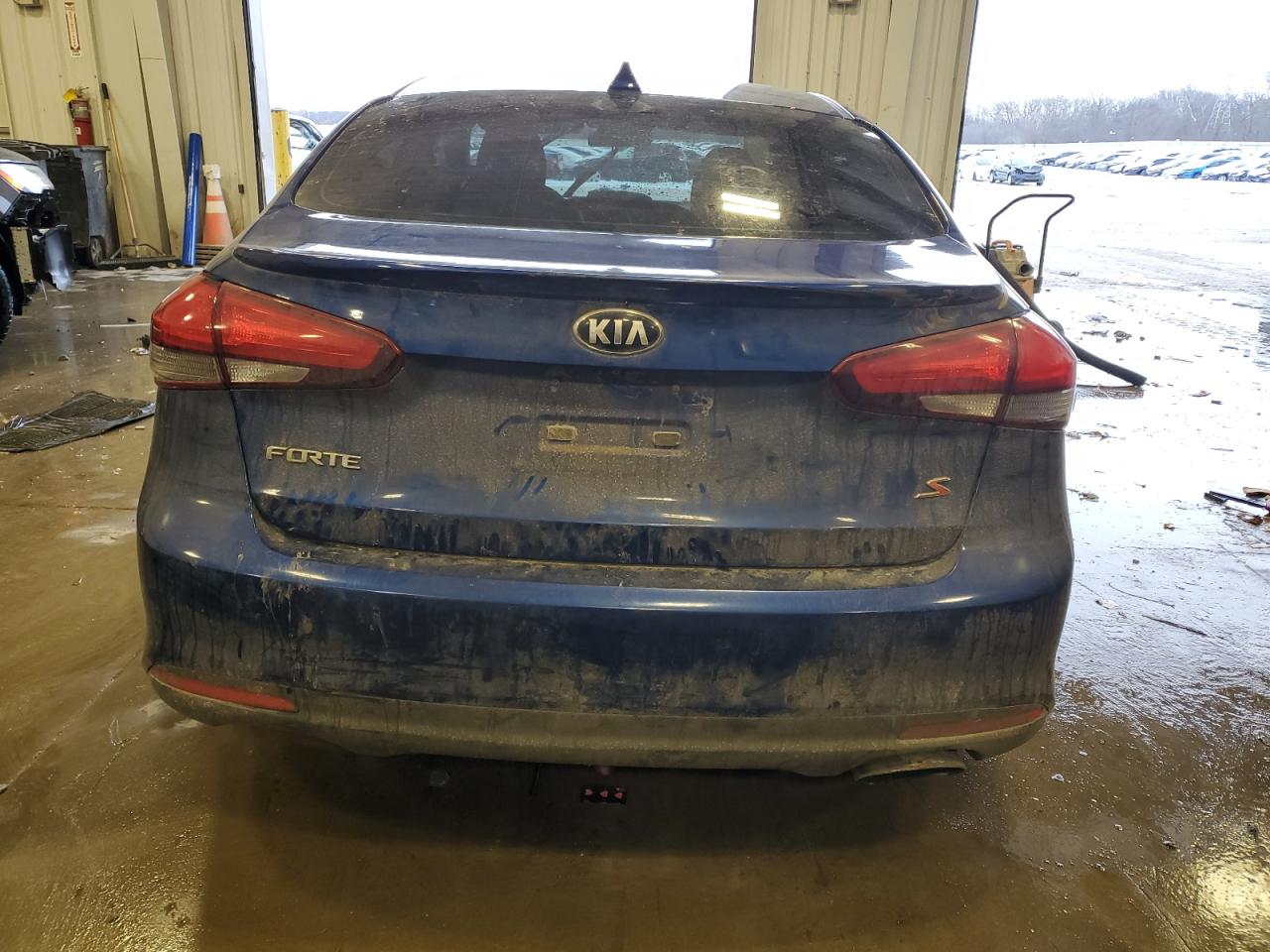 2017 Kia Forte - Image 6