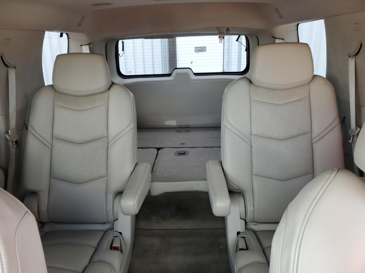 2020 Cadillac Escalade - Image 10