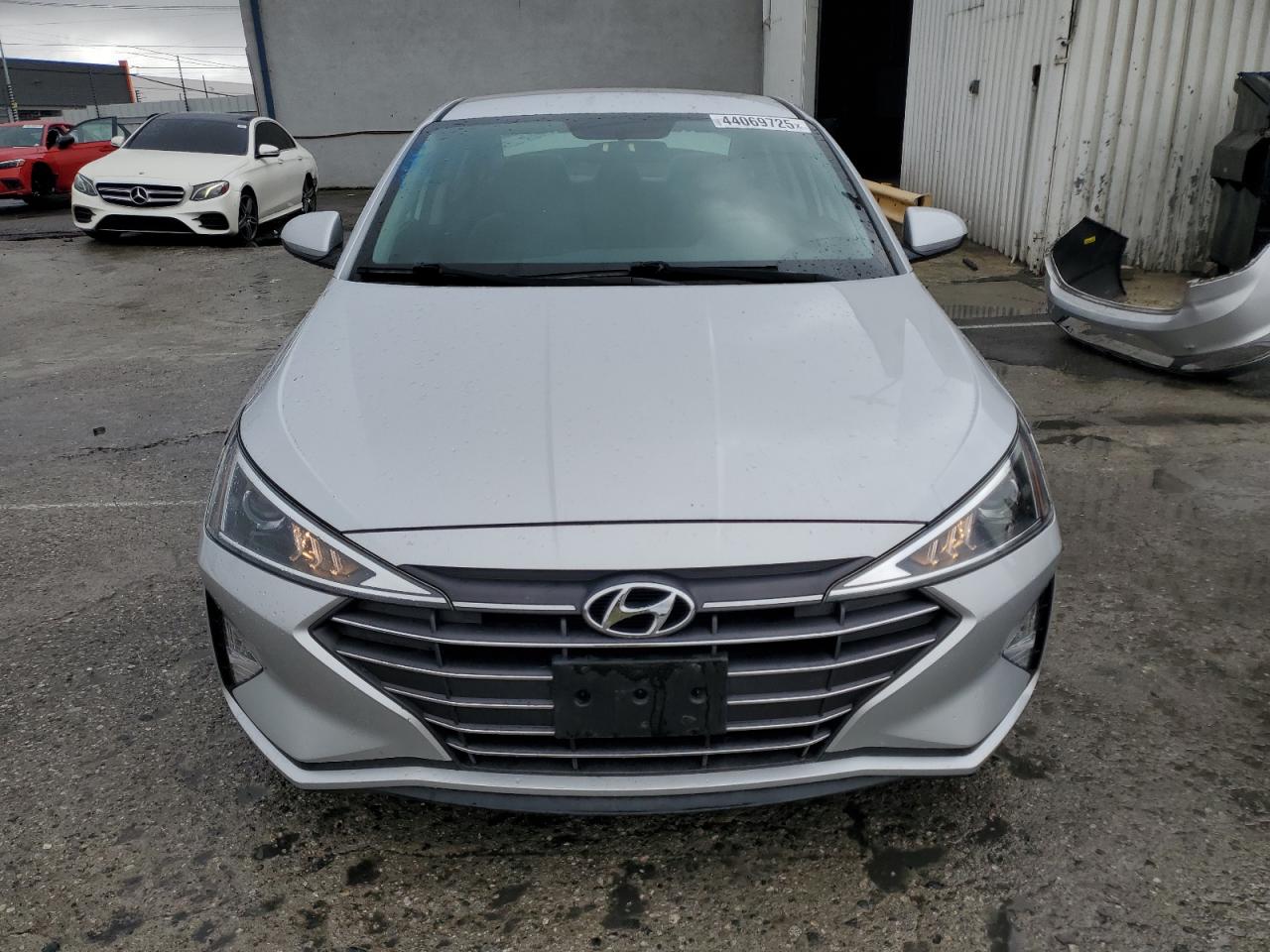 2019 Hyundai Elantra - Image 5