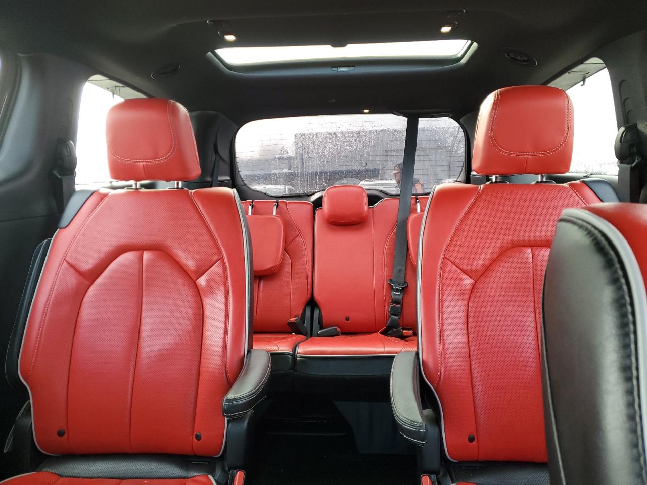 2020 Chrysler Pacifica - Image 10