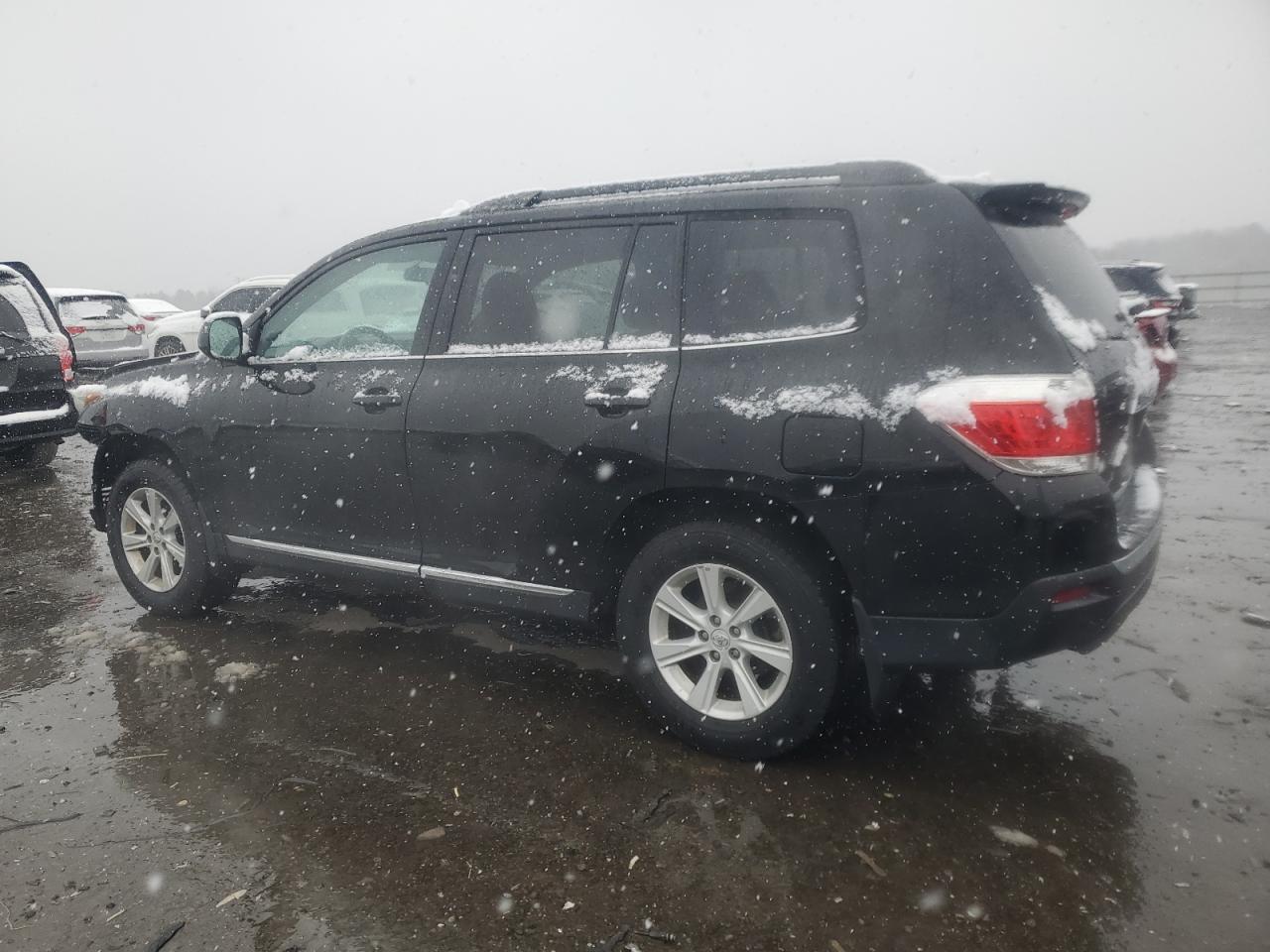 2012 Toyota Highlander - Image 2