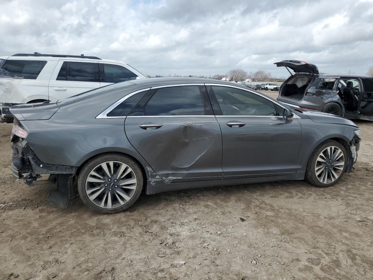 2017 Lincoln MKZ - Image 3