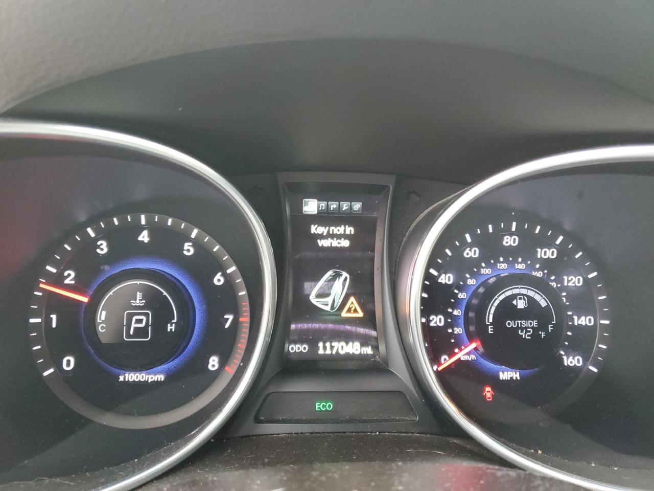 2016 Hyundai Santa Fe - Image 9