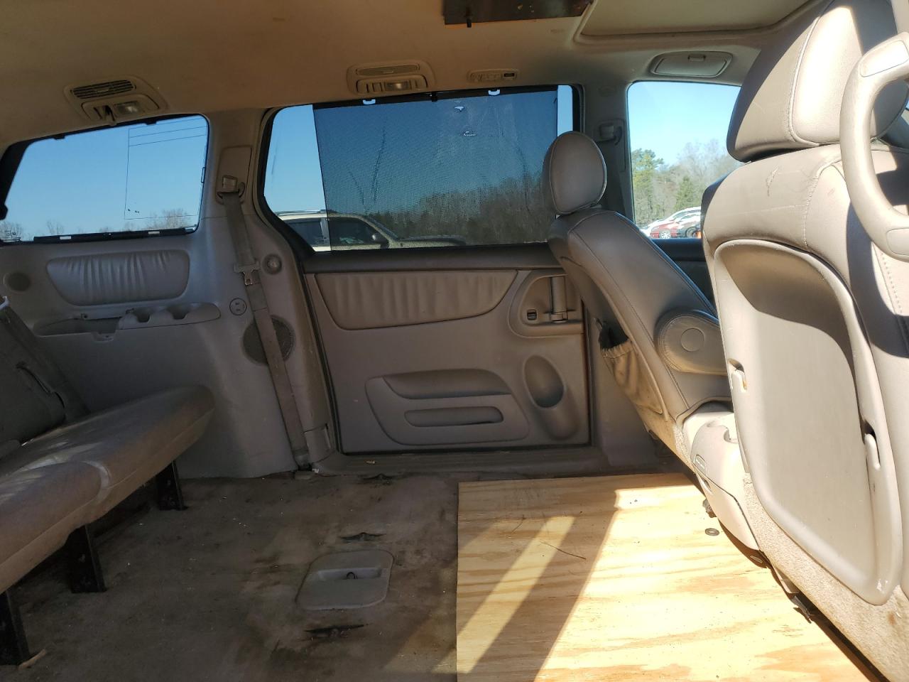 2006 Toyota Sienna - Image 11