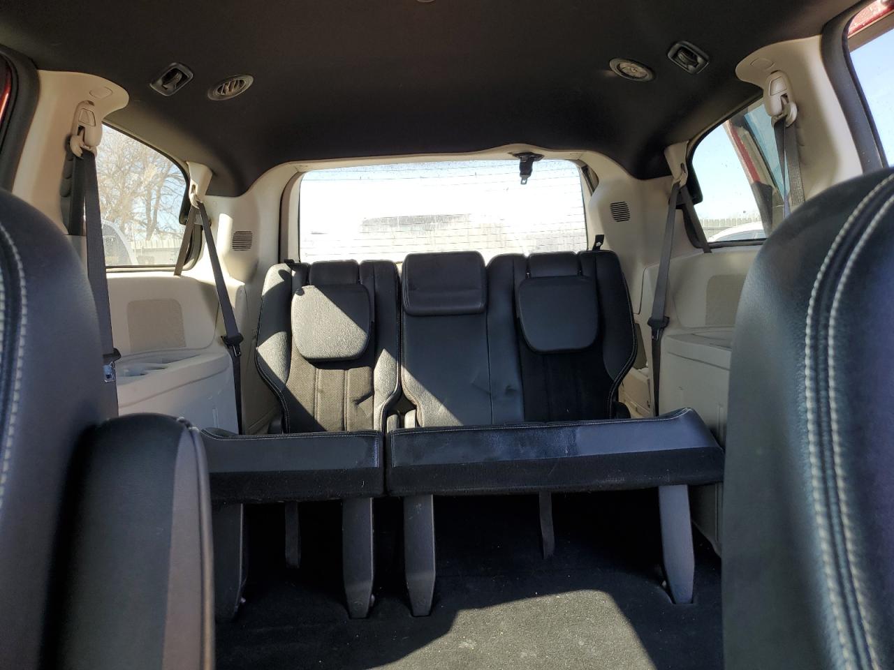 2019 Dodge Caravan - Image 10