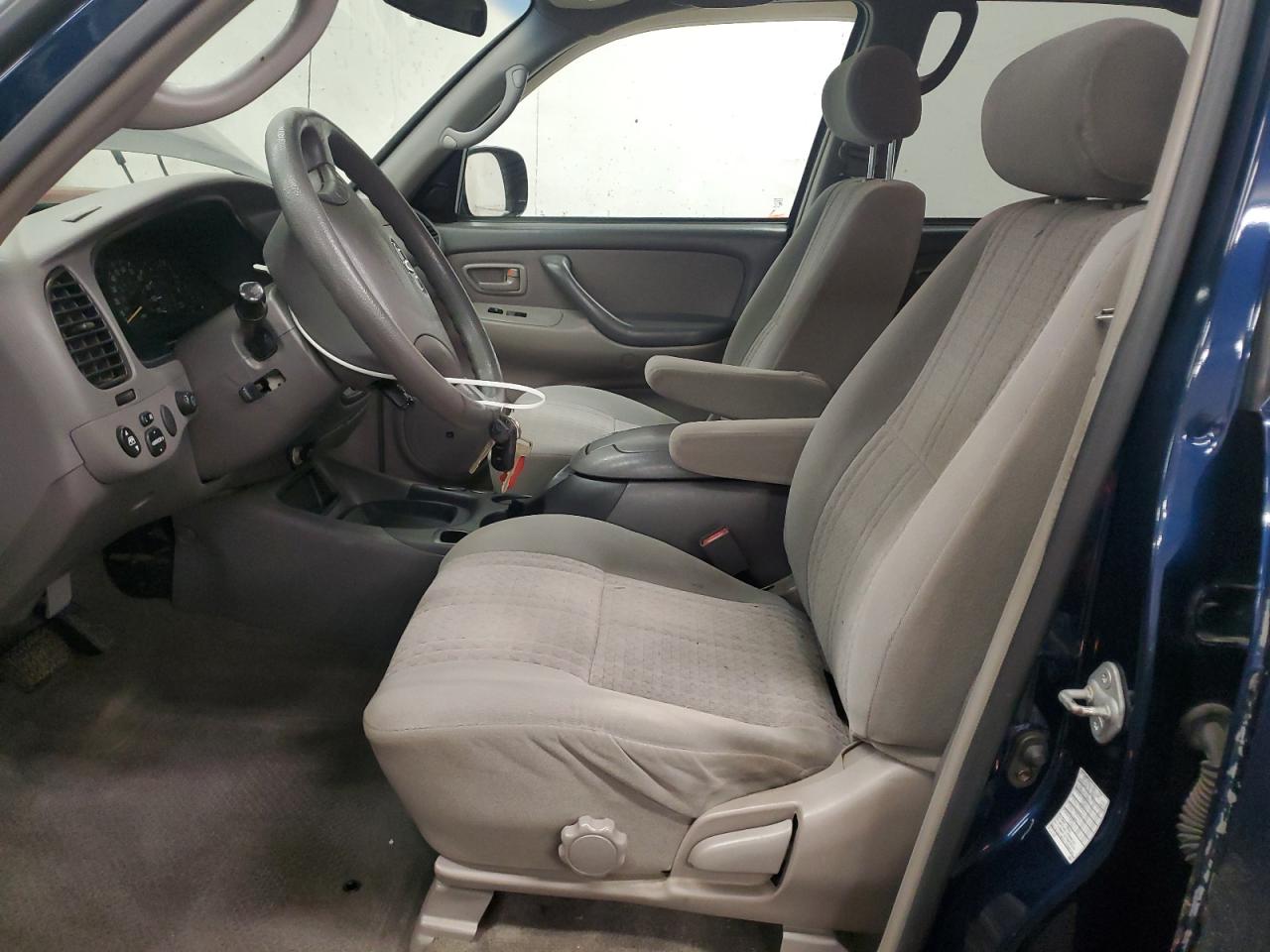 2004 Toyota Tundra - Image 7