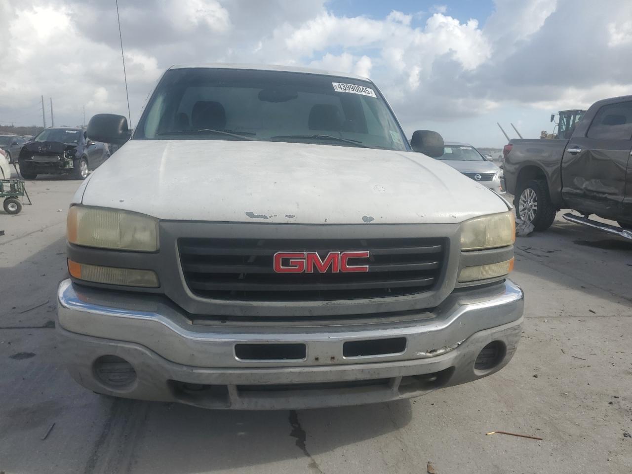 2003 GMC Sierra - Image 5