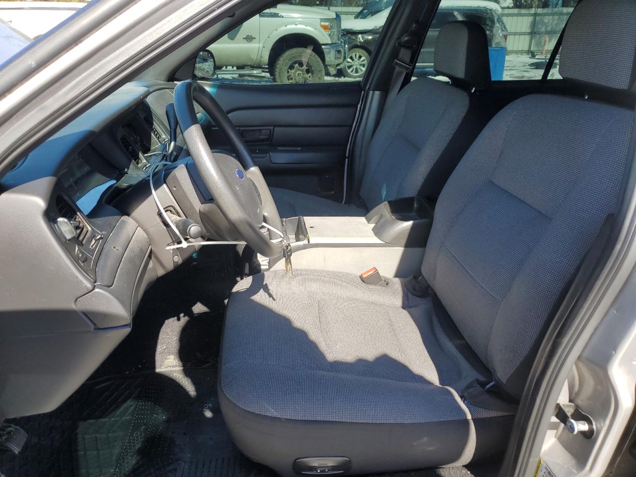 2006 Ford Crown Victoria - Image 7