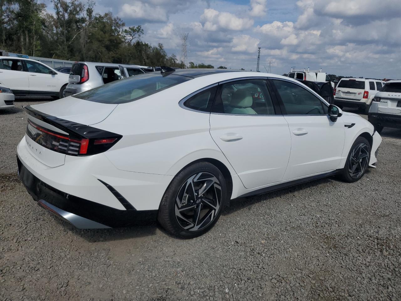 2024 Hyundai Sonata - Image 3