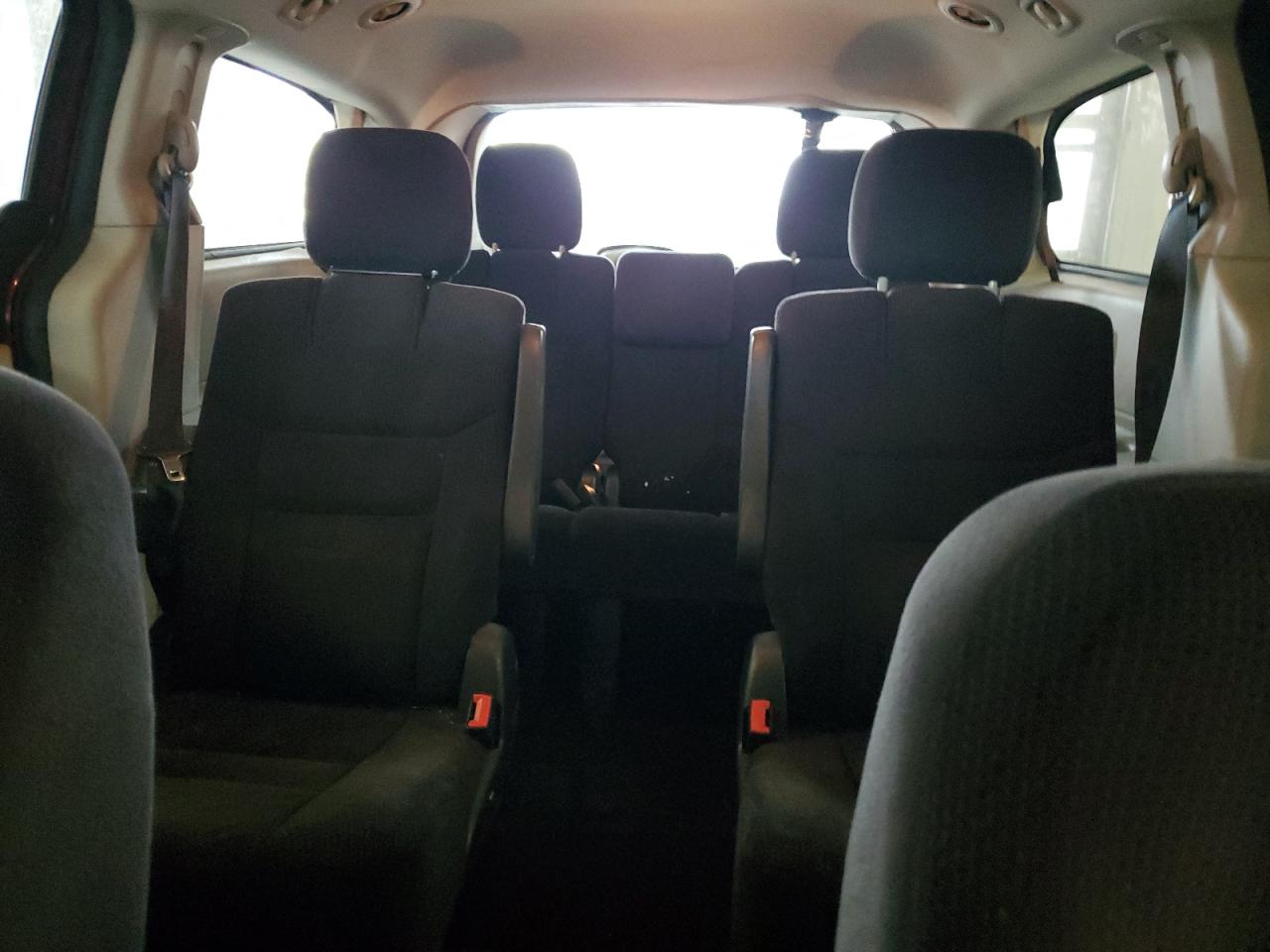 2014 Dodge Caravan - Image 10