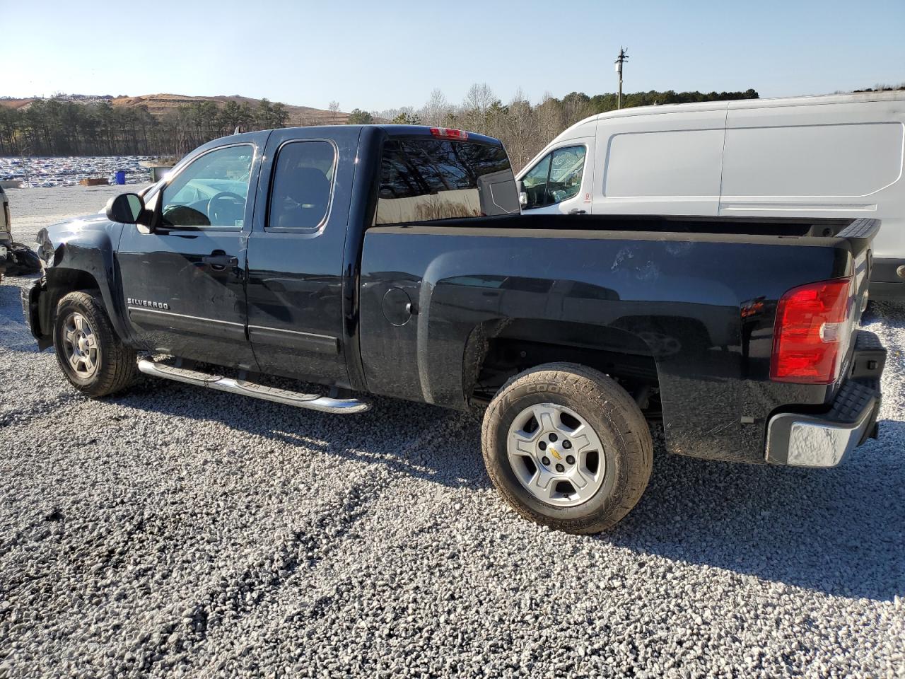 2009 Chevrolet Silverado - Image 2