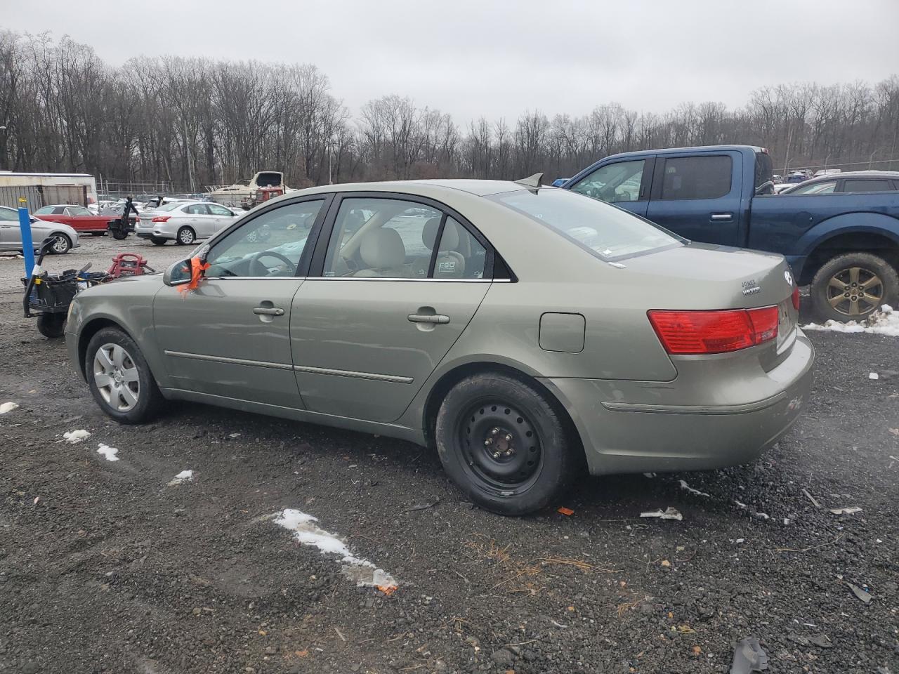 2009 Hyundai Sonata - Image 2