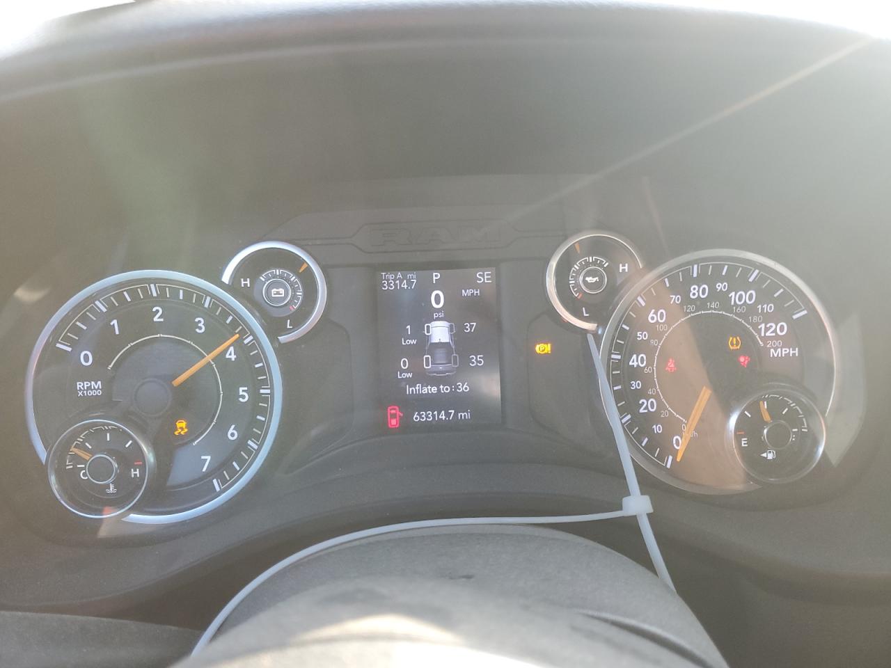 2021 RAM 1500 - Image 9