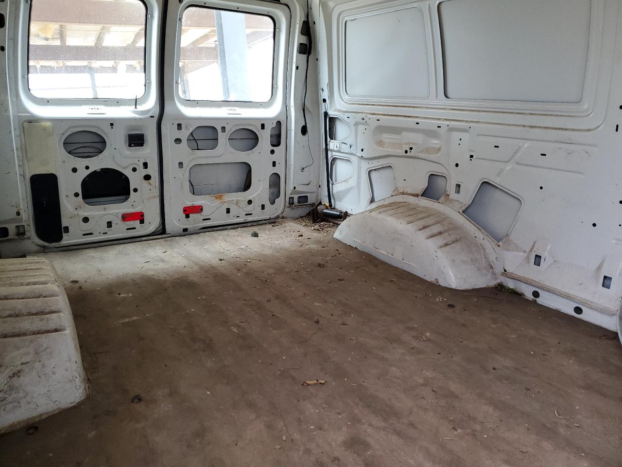 2011 Ford Econoline - Image 11