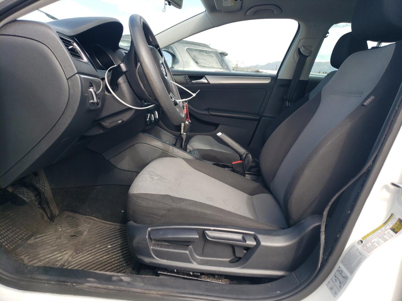 2017 Volkswagen Jetta - Image 7