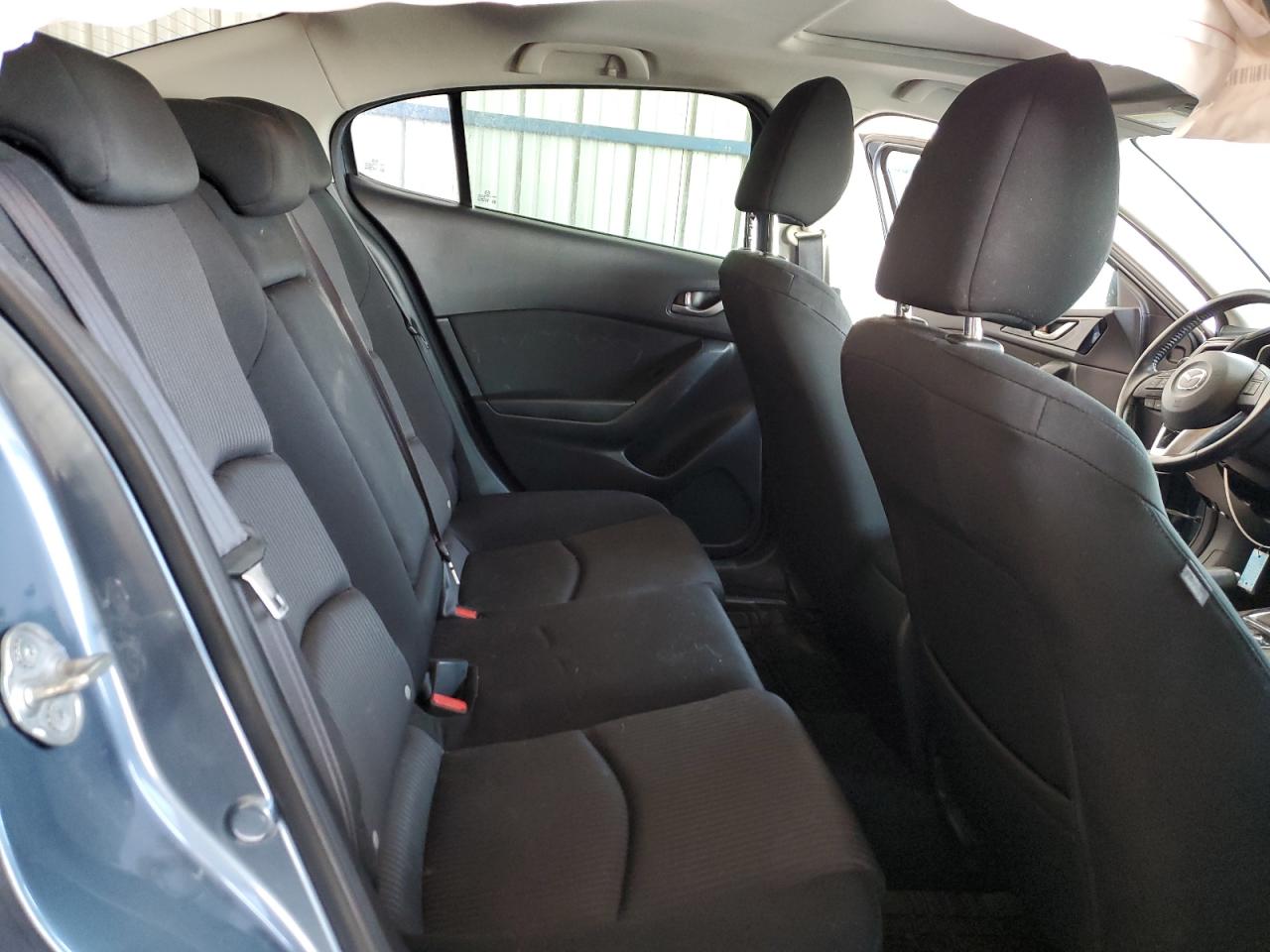 2015 Mazda 3 - Image 10