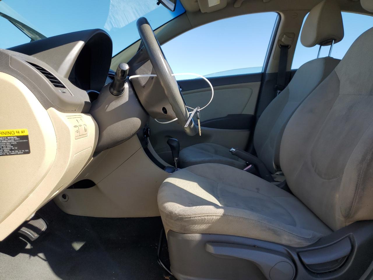 2013 Hyundai Accent - Image 7