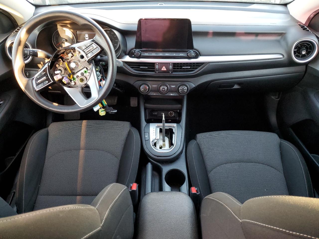 2022 Kia Forte - Image 8