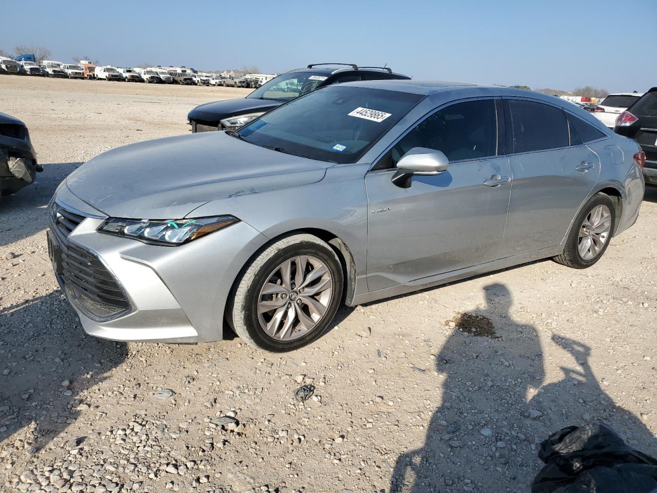 2019 Toyota Avalon - Image 1
