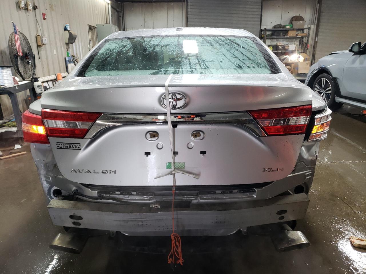 2015 Toyota Avalon - Image 6