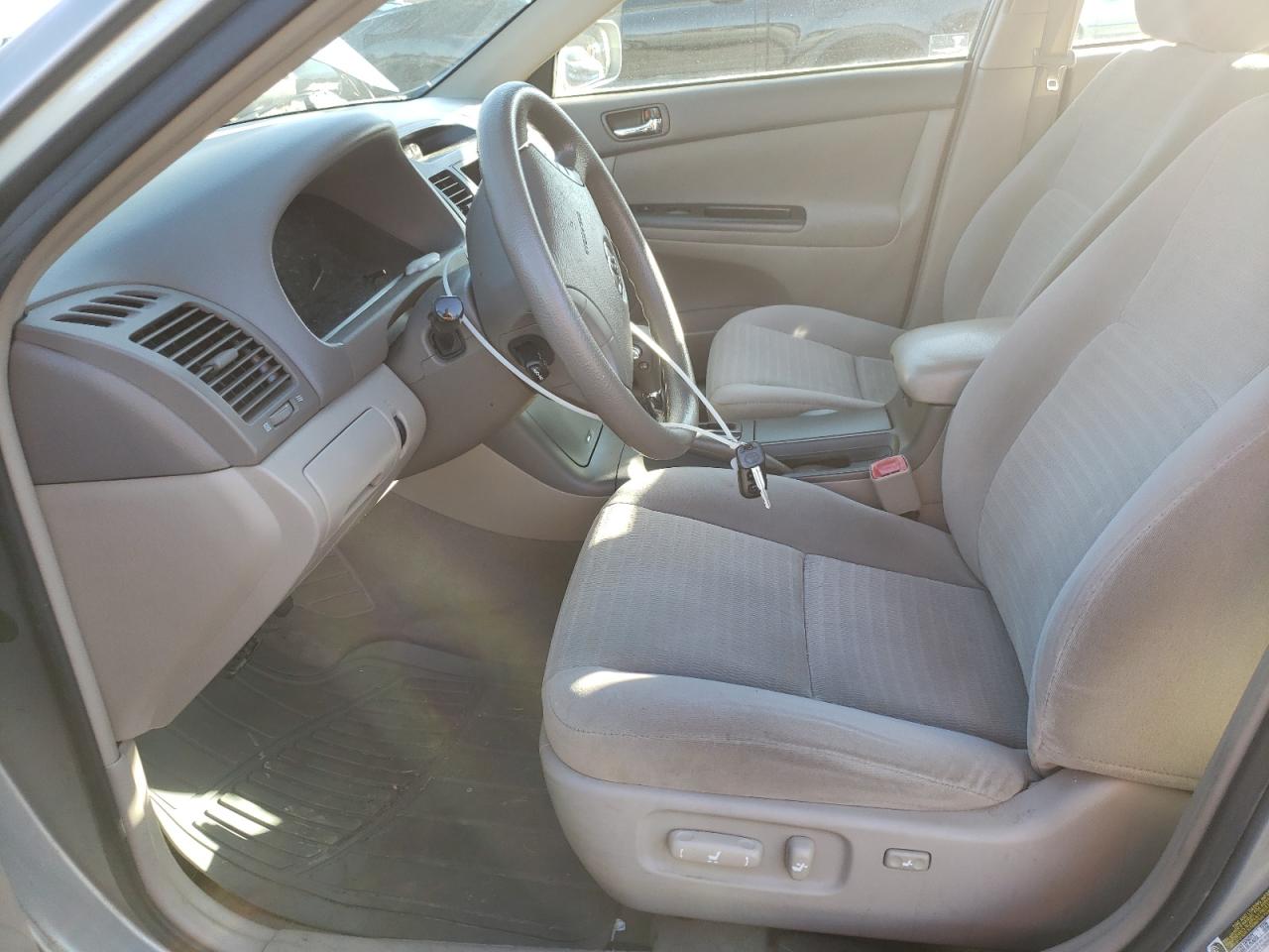 2005 Toyota Camry - Image 7