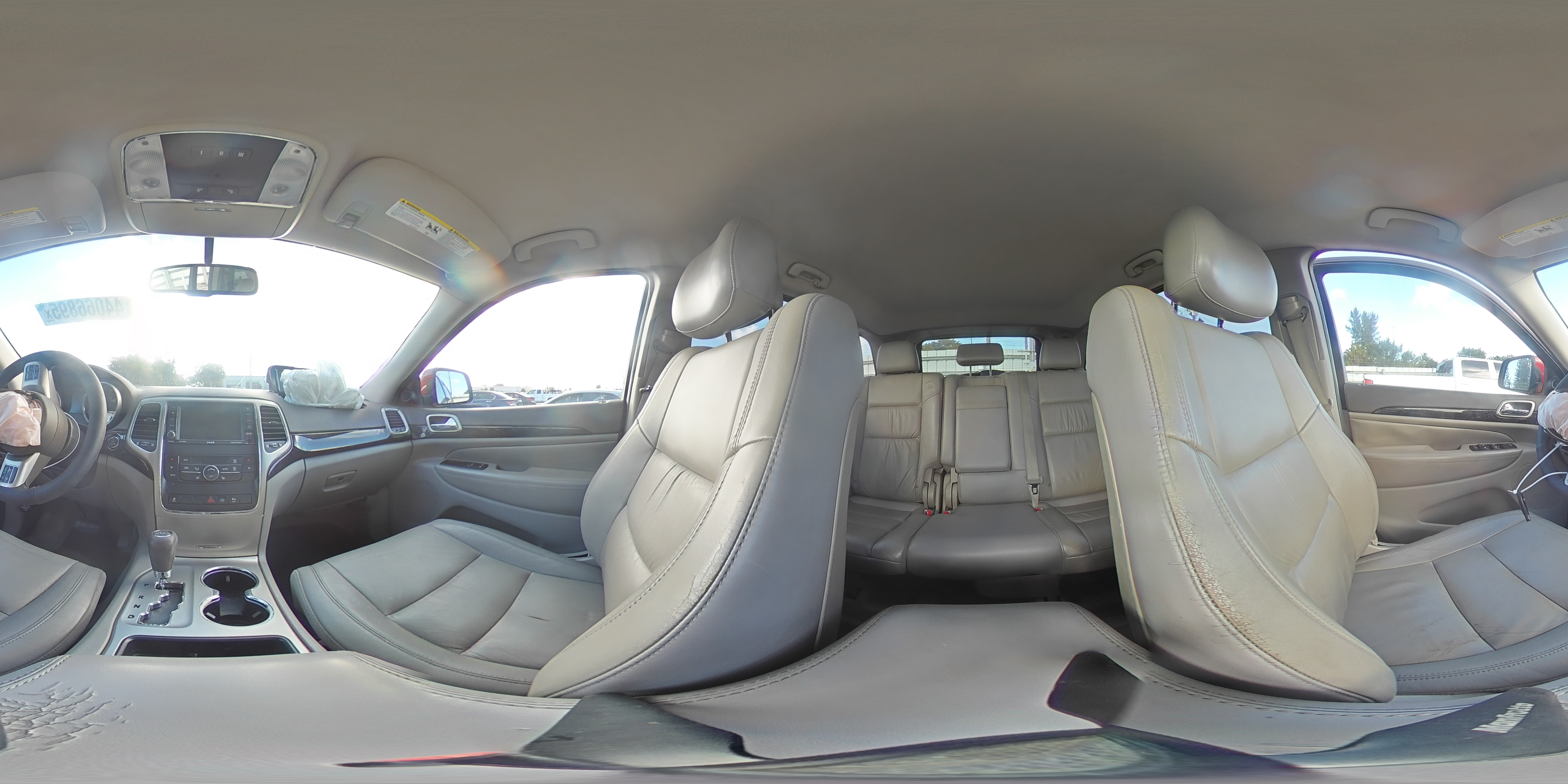 2012 Jeep Grand Cherokee - Image 13
