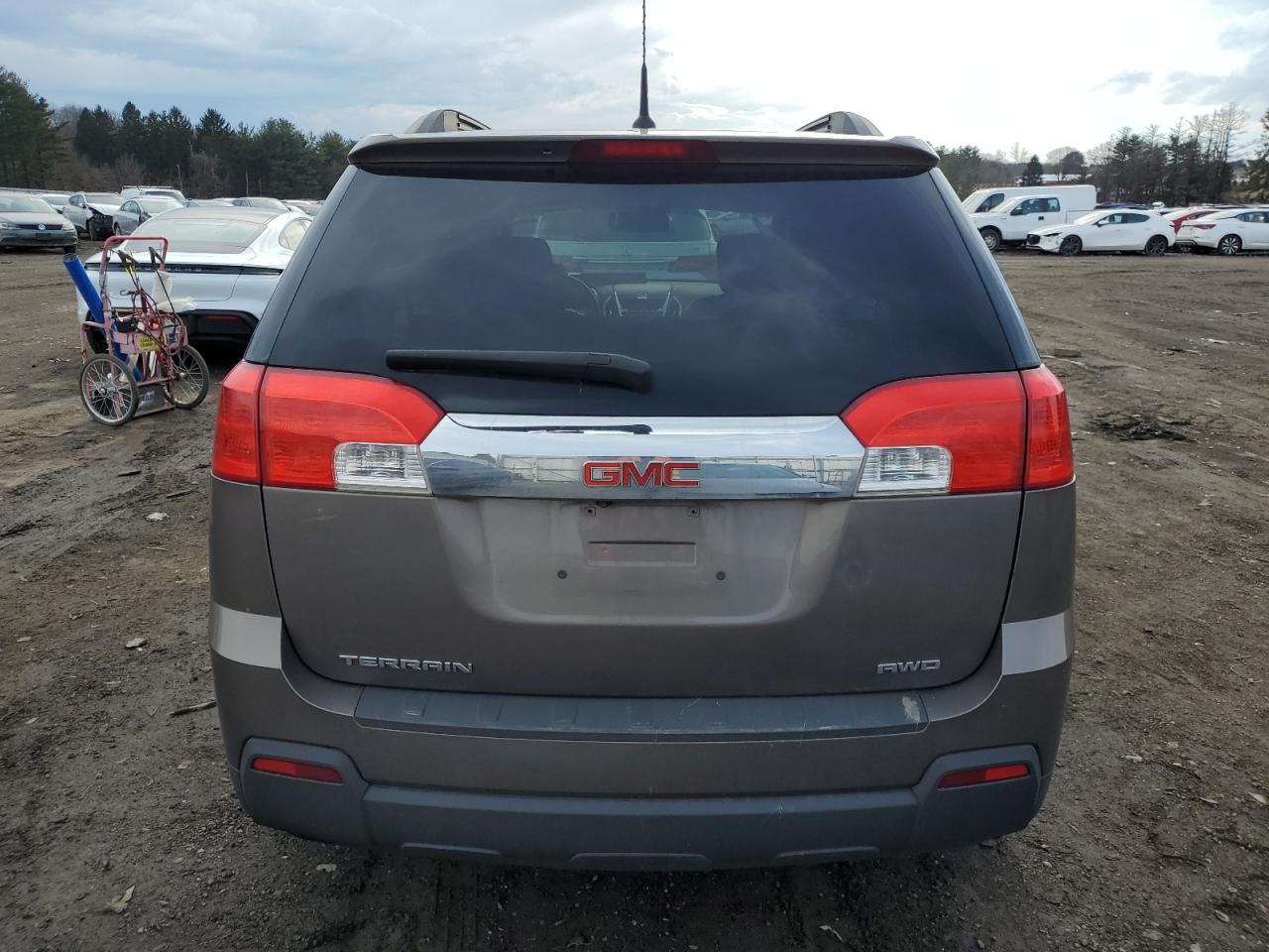 2011 GMC Terrain - Image 6