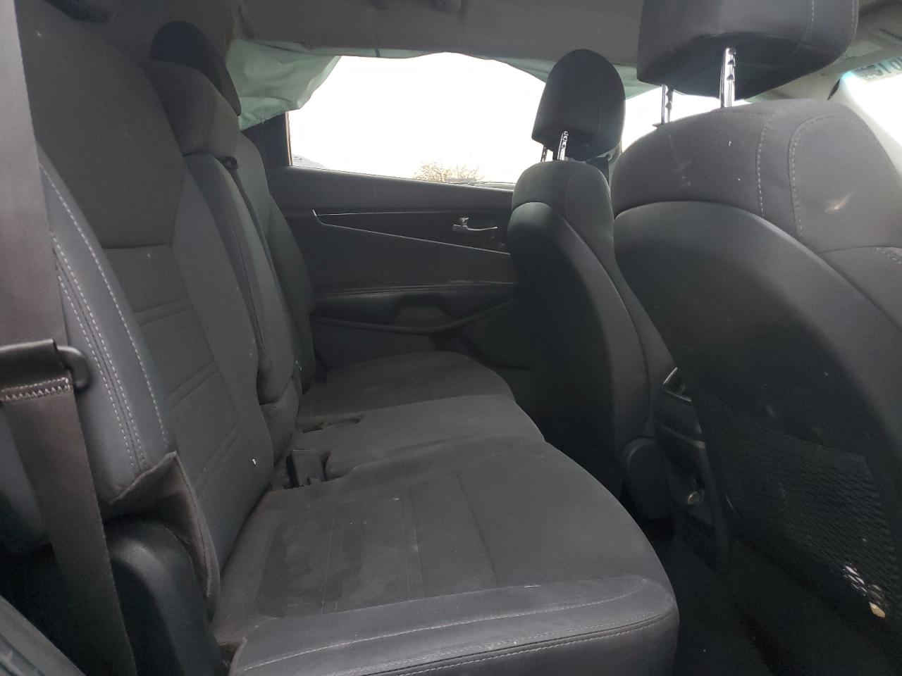 2017 Kia Sorento - Image 12
