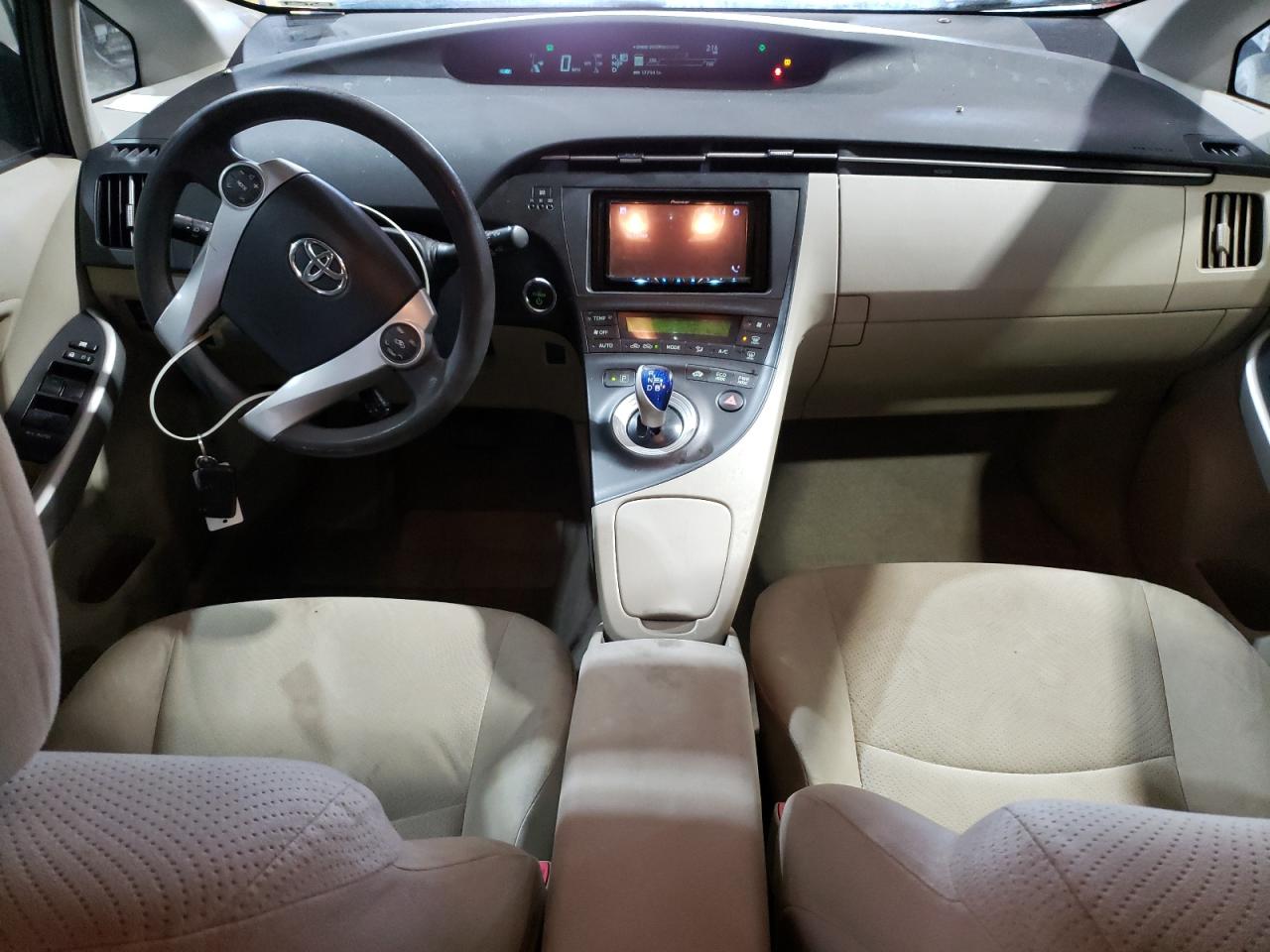 2010 Toyota Prius - Image 8